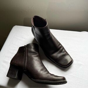 Vintage CHUNKY HEEL 90s Square Toe Boots Chelsea Boots Brown Leather size 9 1/2